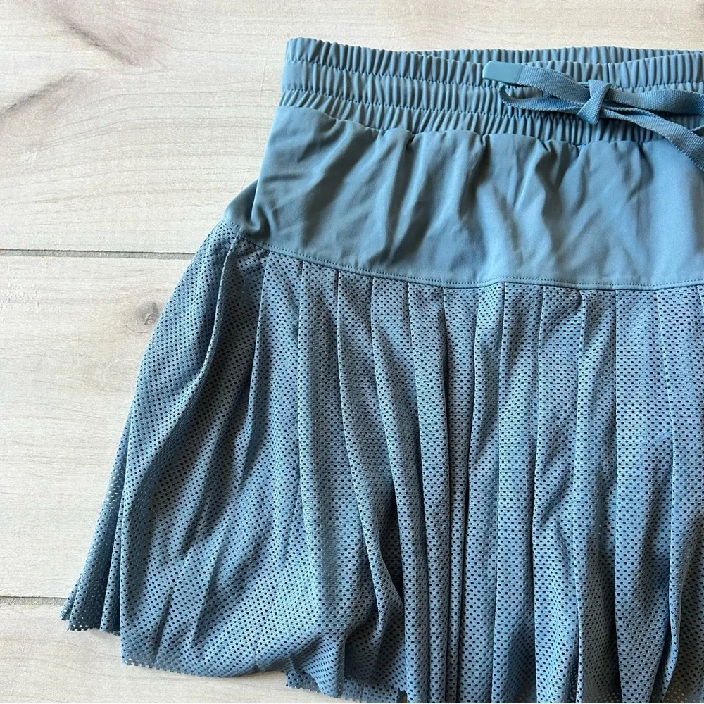 NWT JoyLab Pleated Active Drawstring Waist Skort in Mesh Dusty Blue - Picture 3 of 5
